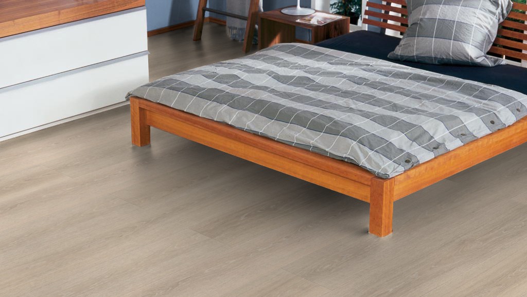 Ламинат Haro Tritty 100 Loft 4V Дуб Белый Выбеленный 535371 фото в интерьере Ламинат Haro Tritty 100 Loft 4V Дуб Белый Выбеленный 535371 фото в интерьере